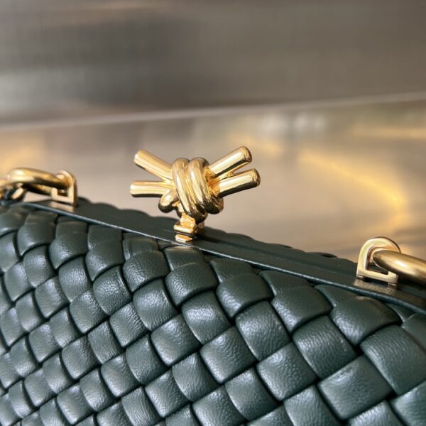 Bottega Veneta Knot With Chain