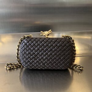 Bottega Veneta Knot With Chain