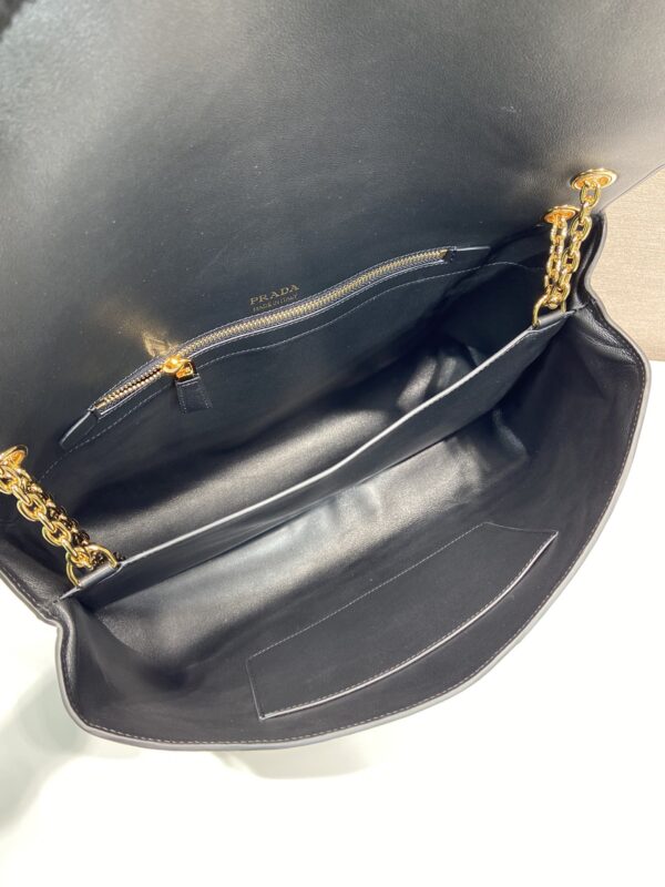 Prada Leather shoulder Bag