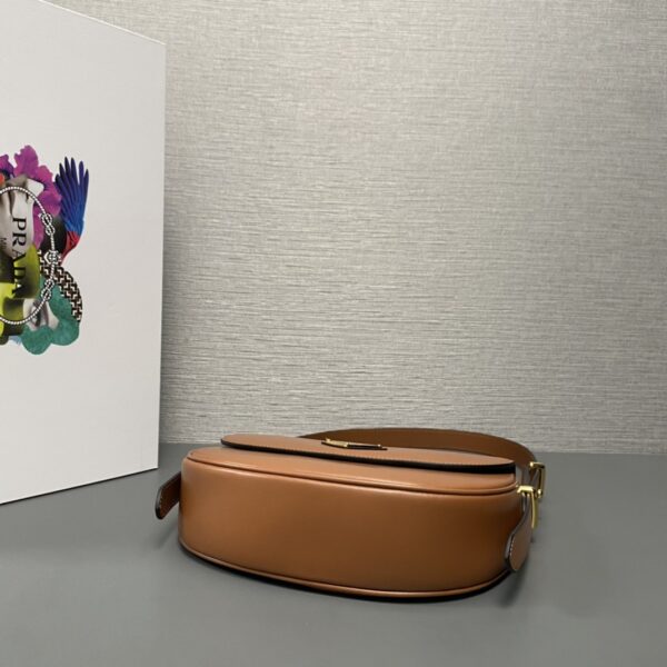 Prada Arqu?? Leather shoulder bag moon bag