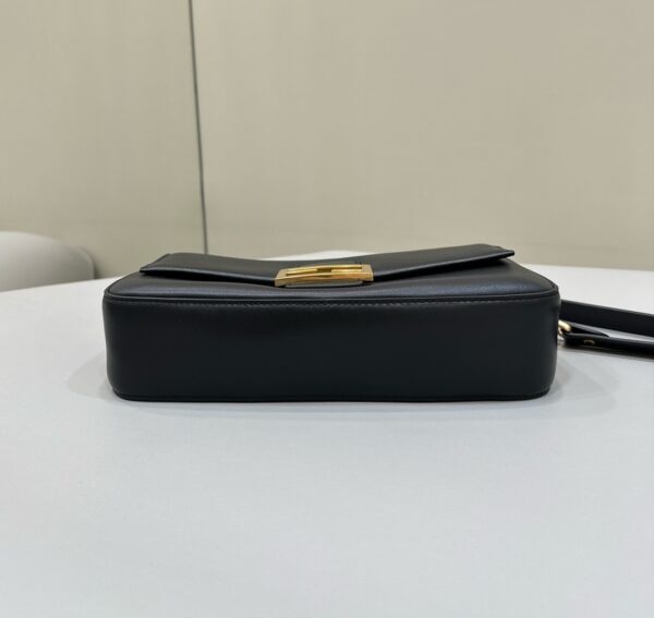 Fendi BAGUETTE Handbag
