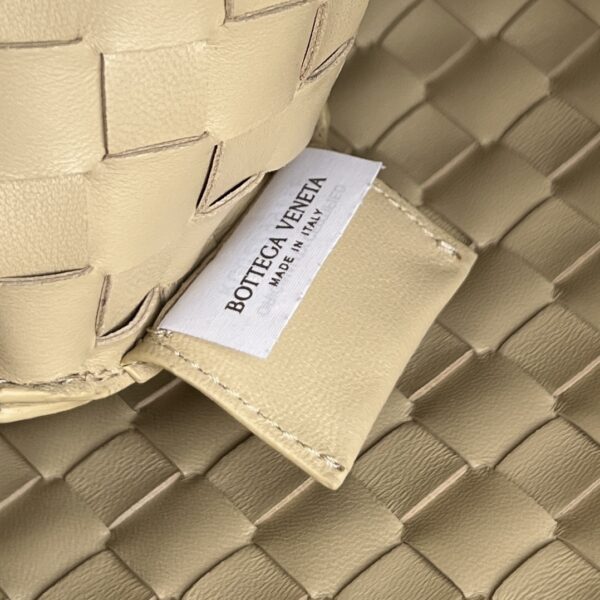 Bottega Veneta BV Sardine With Chain