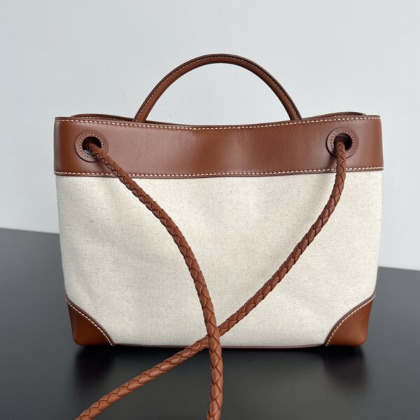 BOTTEGA VENETA MEDIUM ANDIAMO BAG