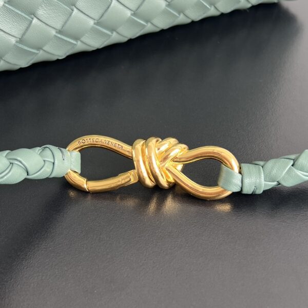 BOTTEGA VENETA MEDIUM ANDIAMO BAG