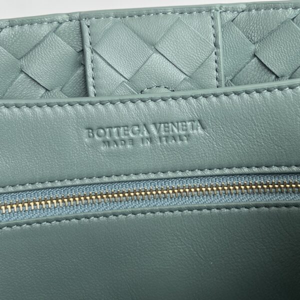 BOTTEGA VENETA MEDIUM ANDIAMO BAG