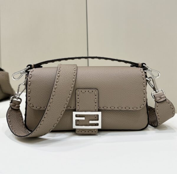 FENDI BAGUETTE