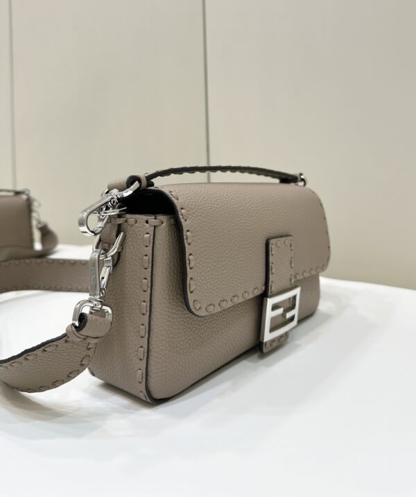 FENDI BAGUETTE