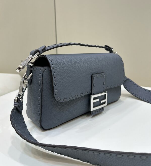 FENDI BAGUETTE