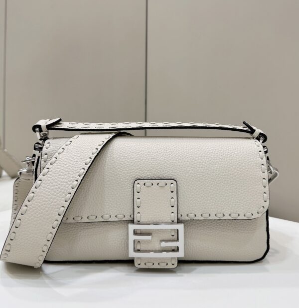 FENDI BAGUETTE