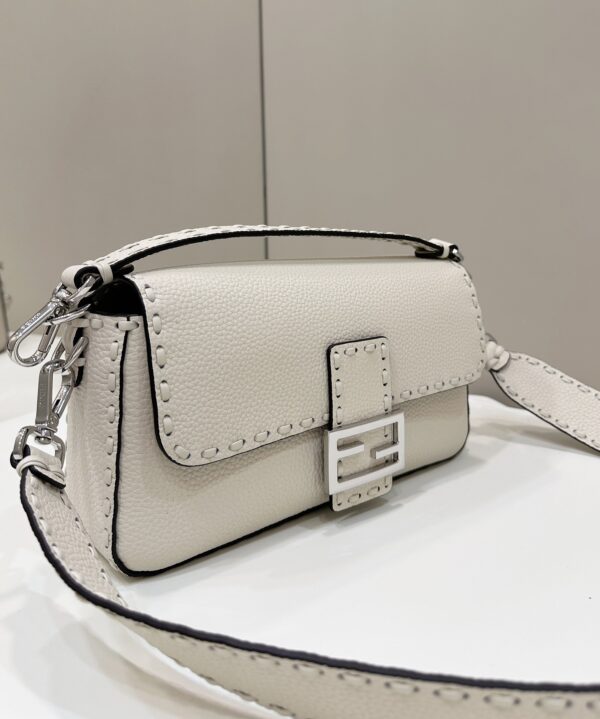FENDI BAGUETTE