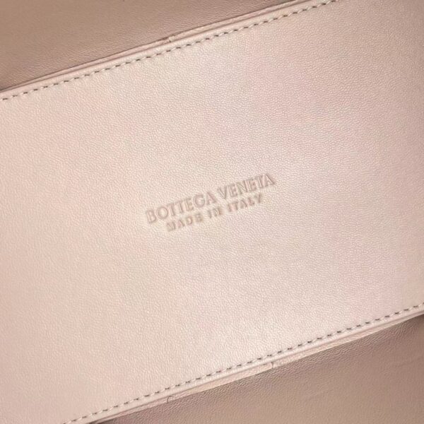 Bottega Veneta BV Medium Arco Tote Bag