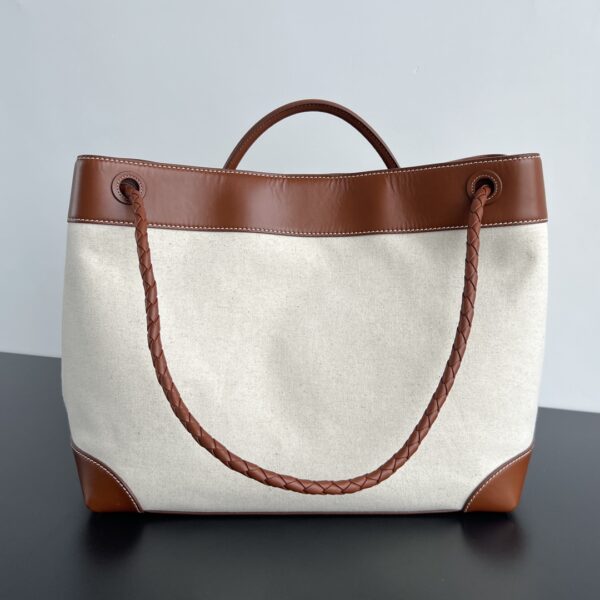 BOTTEGA VENETA ANDIAMO BAG