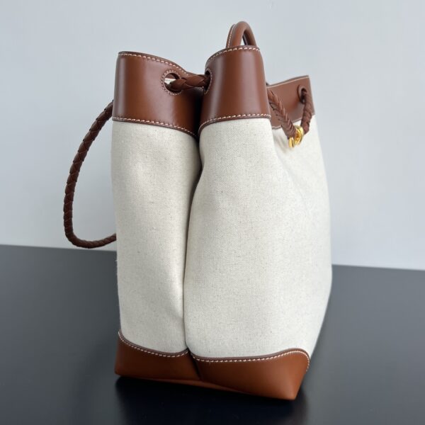 BOTTEGA VENETA ANDIAMO BAG