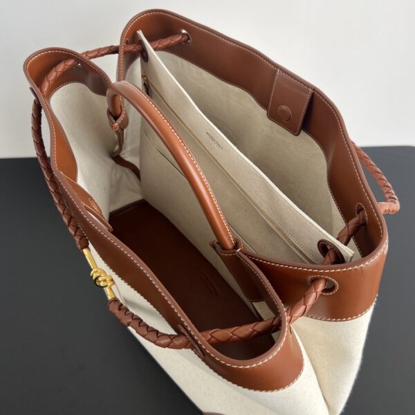 BOTTEGA VENETA ANDIAMO BAG