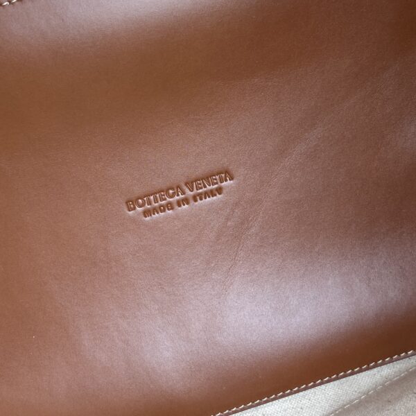 BOTTEGA VENETA ANDIAMO BAG