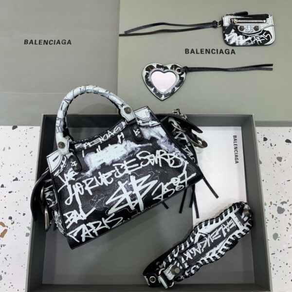 Balenciaga Neo cagole