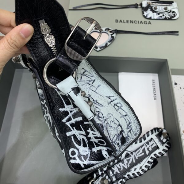 Balenciaga Neo cagole