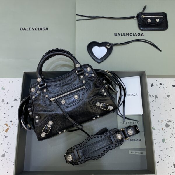 Balenciaga Neo cagole