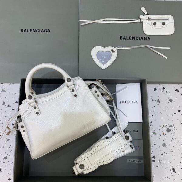 Balenciaga Neo cagole