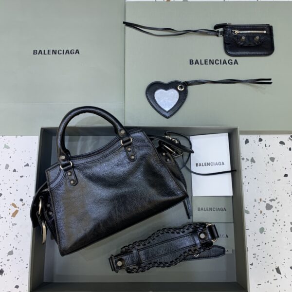 Balenciaga Neo cagole