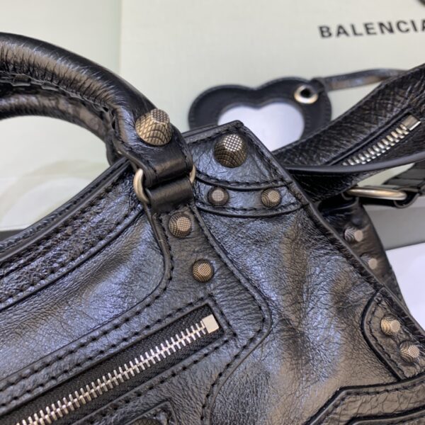 Balenciaga Neo cagole
