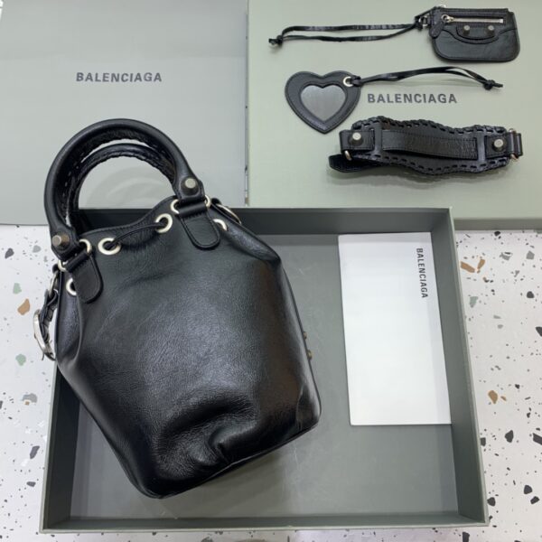 Balenciaga city