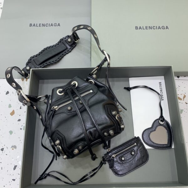 Balenciaga city
