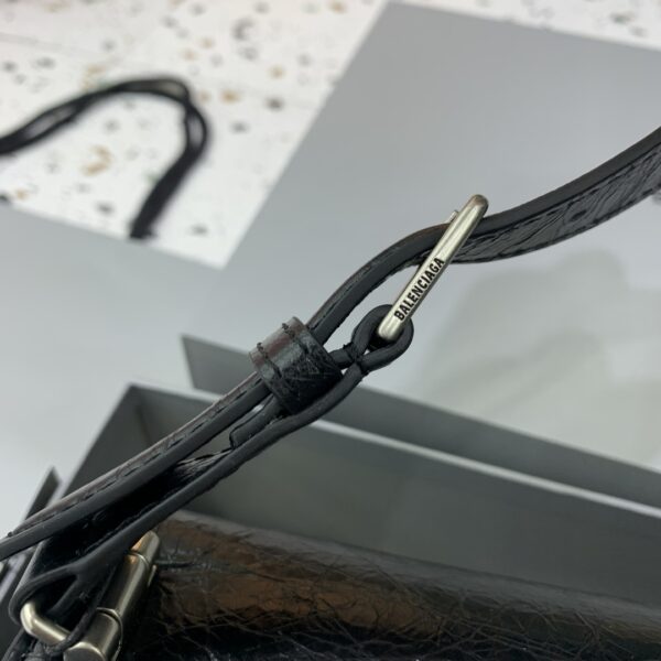 Balenciaga crush medium