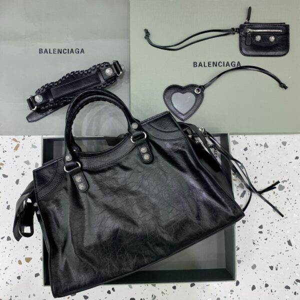 Balenciaga Neo cagole