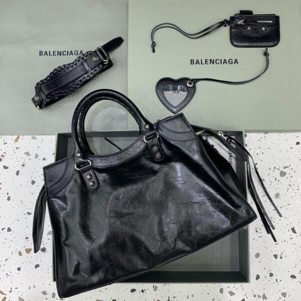 Balenciaga Neo cagole