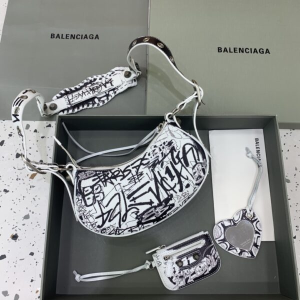 Balenciaga Le Cagole