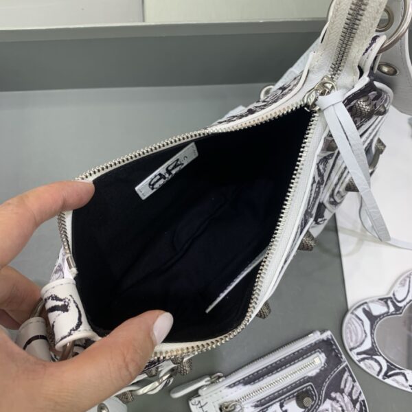 Balenciaga Le Cagole