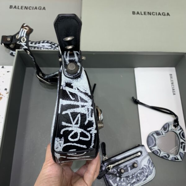 Balenciaga Le Cagole