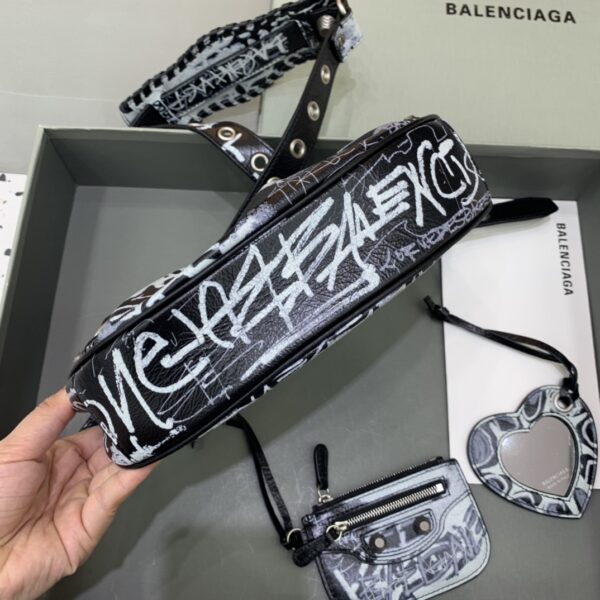 Balenciaga Le Cagole