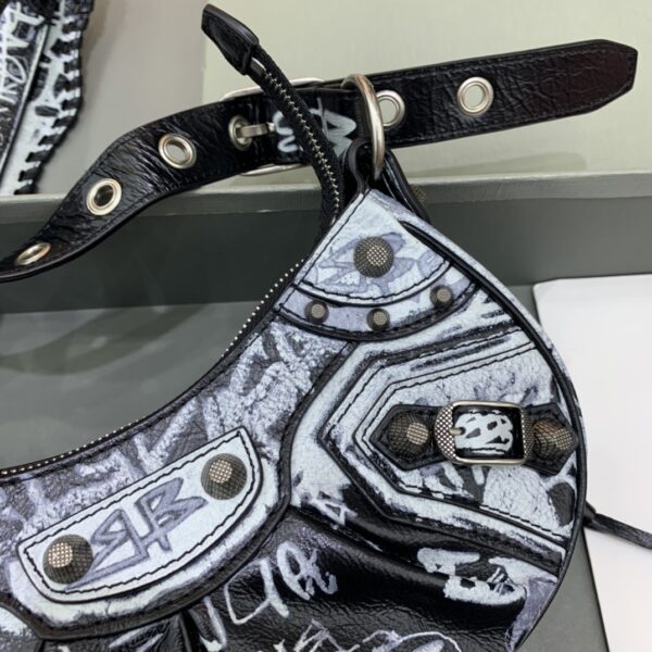 Balenciaga Le Cagole