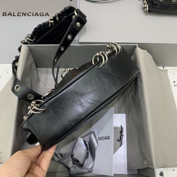 Balenciaga Le Cagole