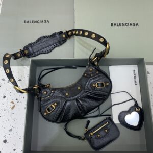 Balenciaga Le Cagole