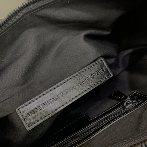 Balenciaga Le Cagole