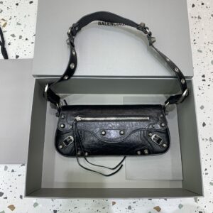 Balenciag Spring 24 · Le cagole Large Bag
