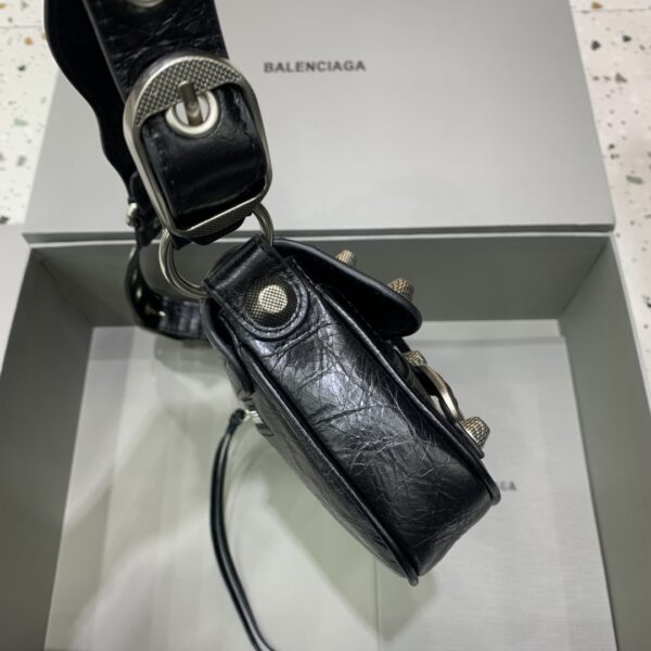 Balenciag Spring 24 · Le cagole Large Bag