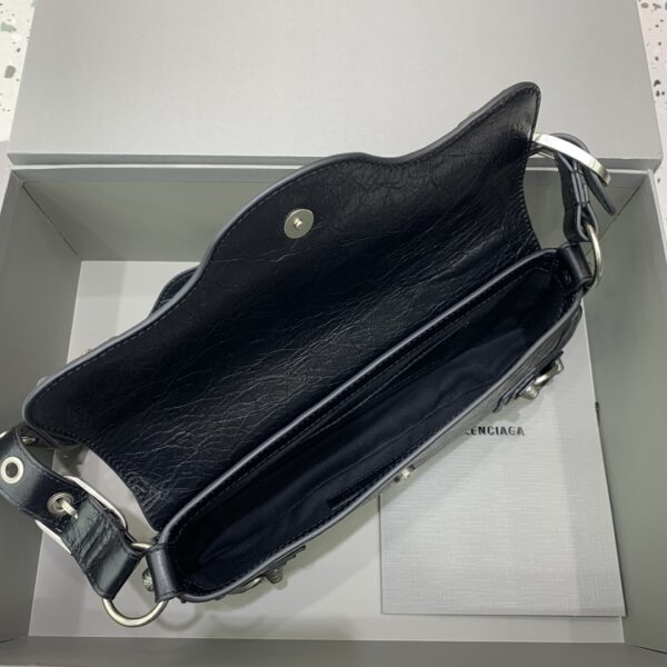 Balenciag Spring 24 · Le cagole Large Bag