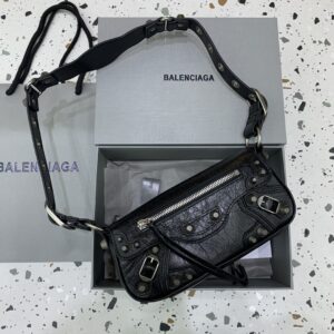 Balenciag Spring 24 · Le cagole Small Bag