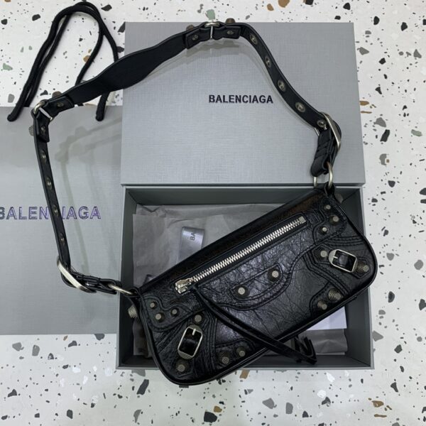Balenciag Spring 24 · Le cagole Small Bag