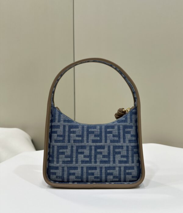 Fendi Mini Fendessence