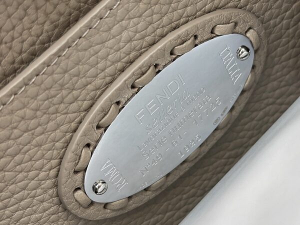 FENDI Peekaboo ISeeU Small
