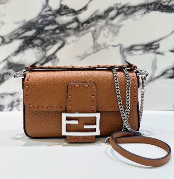 FENDI BAGUETTE