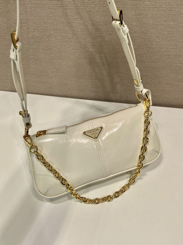 Prada Re-Edition 2002 medium leather shoulder bag