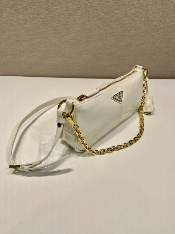 Prada Re-Edition 2002 medium leather shoulder bag