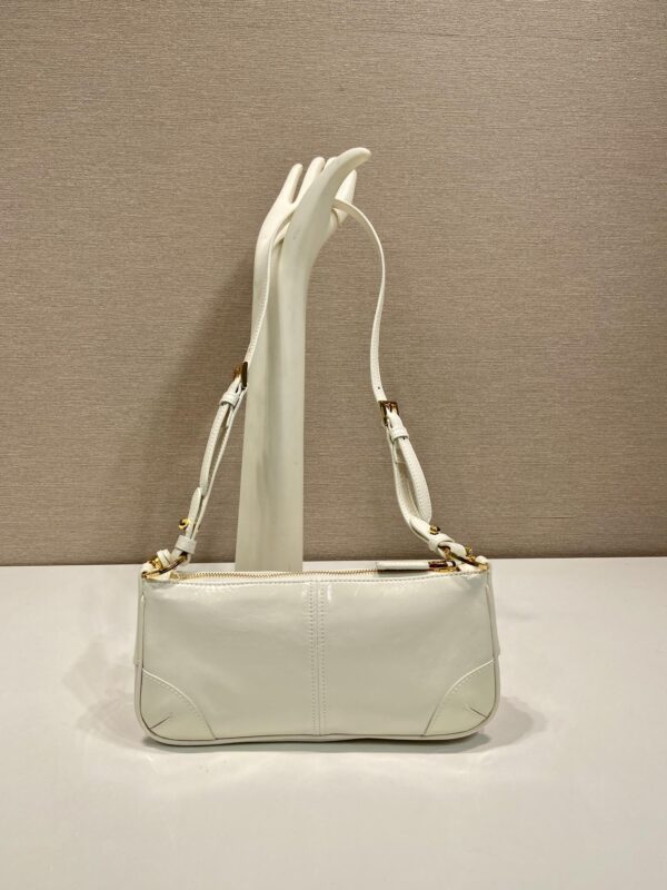 Prada Re-Edition 2002 medium leather shoulder bag