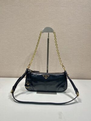 Prada Re-Edition 2002 medium leather shoulder bag